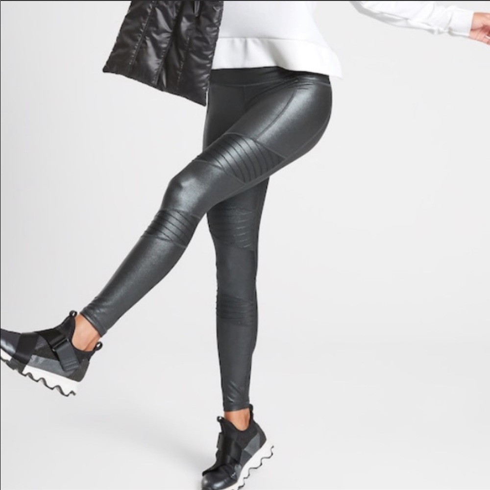 Athleta powervita shimmer legging pocket